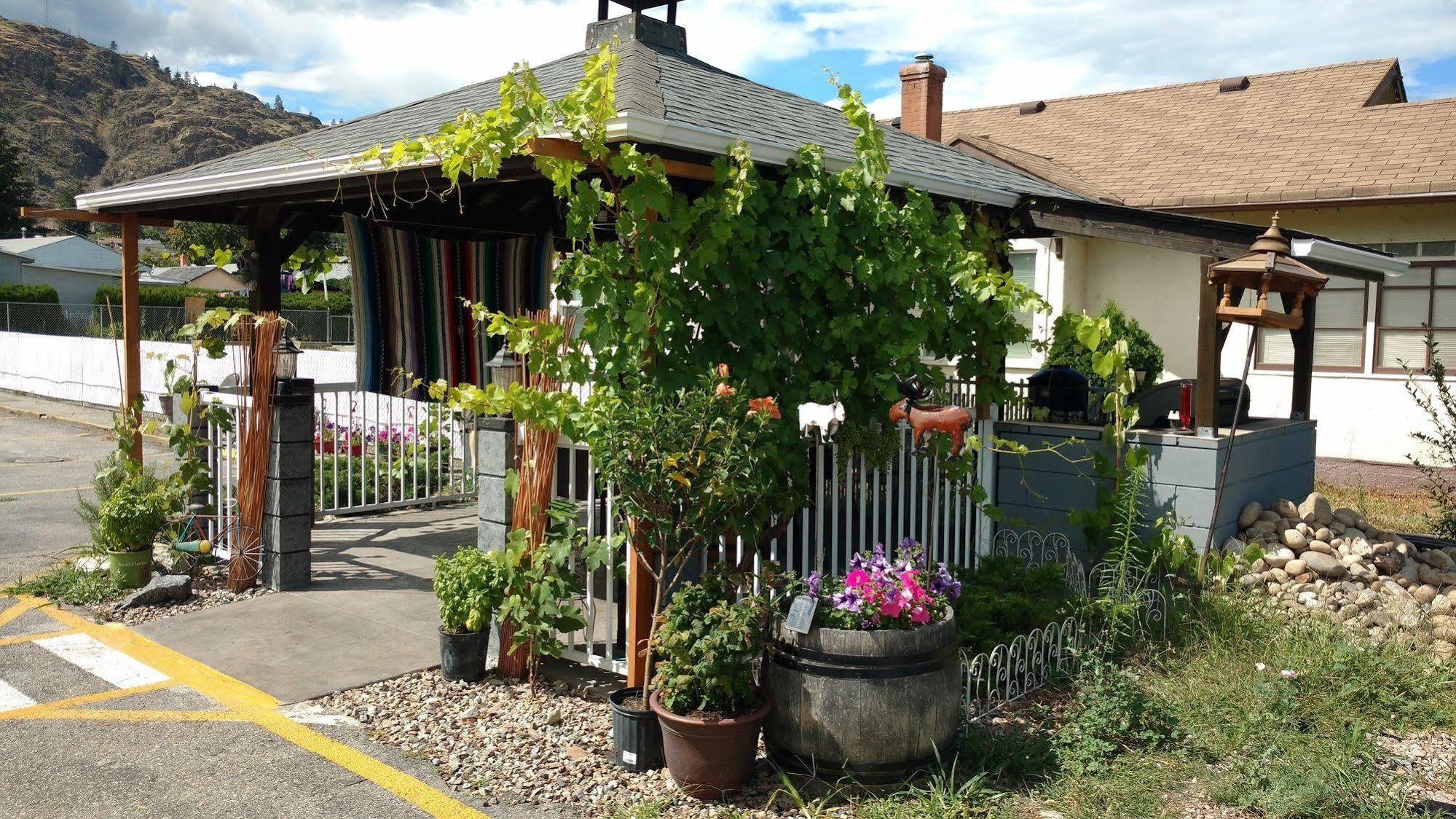 Mount View Motel Оливер Экстерьер фото